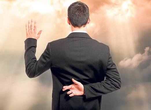 Reflexión cristiana sobre la verdad de Dios y la importancia de vivir la fe en la vida cotidiana.